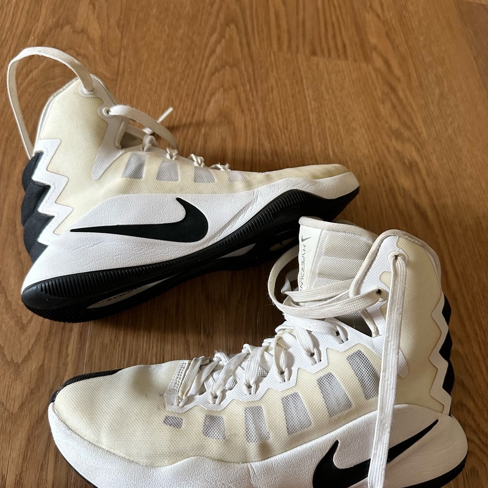 Nike Hyperdunk Women's Basketball Shoes Hightop | Black And Whote